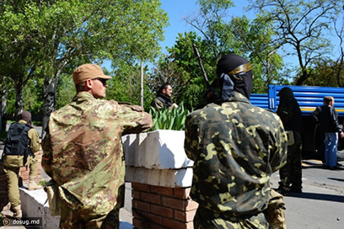 Донецкие ополченцы блокировали войсковую часть