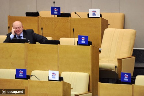 Единоросы предложили ограничить количество чиновников в регионах
