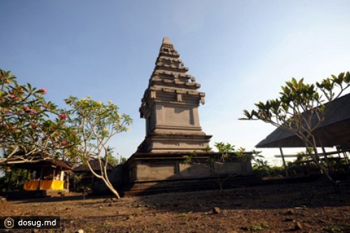 Эстонцев арестовали за секс в Храме Священной воды