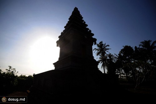 Эстонцев оштрафовали за секс в Храме Священной воды