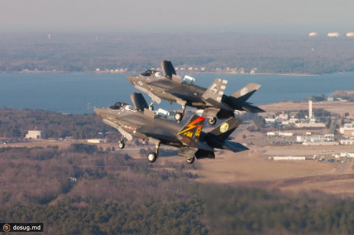 F-35B впервые выполнили групповой полет в режиме STOVL