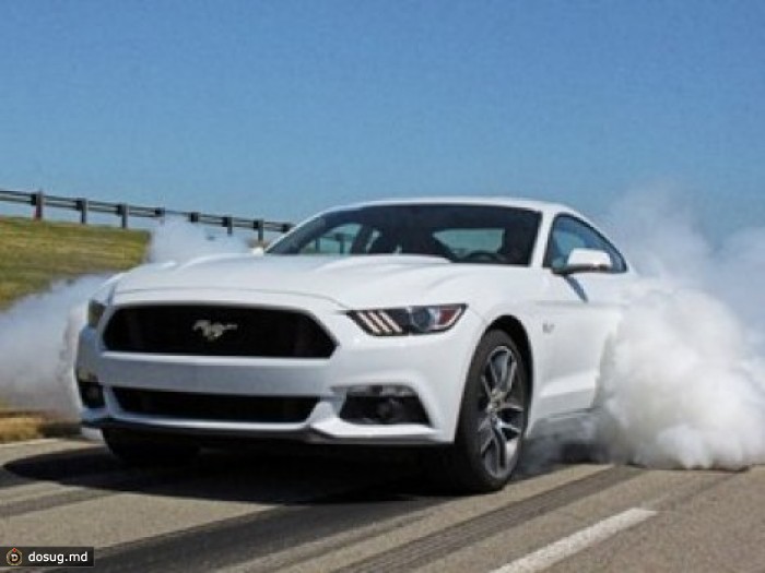 Ford Mustang теперь дымит. ВИДЕО