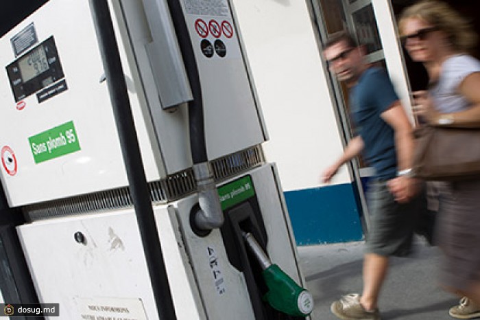 Франция анонсировала сокращение потребления нефти и газа на треть