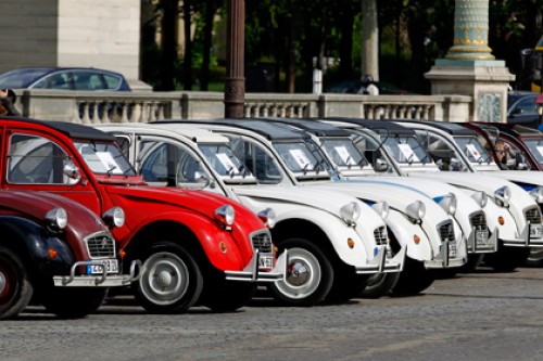 Французы перестали покупать Renault и Citroen