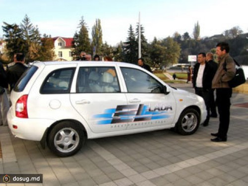 Глава "Ростехнологий" купил электрокар от "АвтоВАЗа"