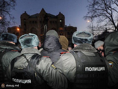 Главред "Эха Москвы" пожаловался в МВД на участника разгона акции 15 декабря