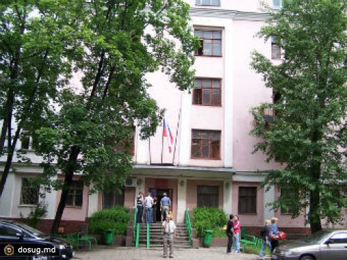 Главу московского благотворительного фонда осудили за мошенничество