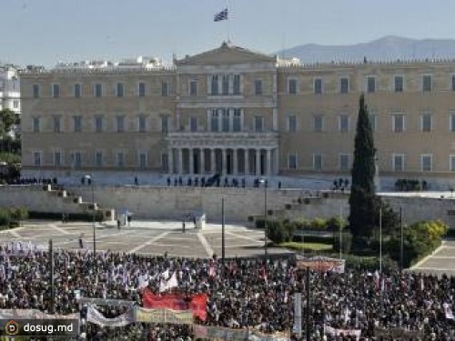 Греческий парламент одобрил план сокращения расходов