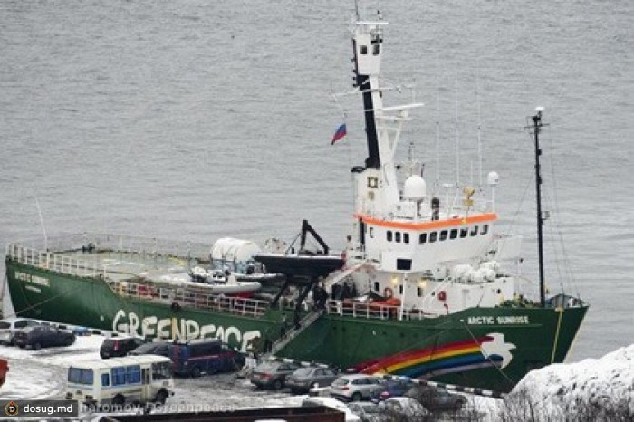 Greenpeace получила залоги за членов экипажа «Арктик Санрайз»