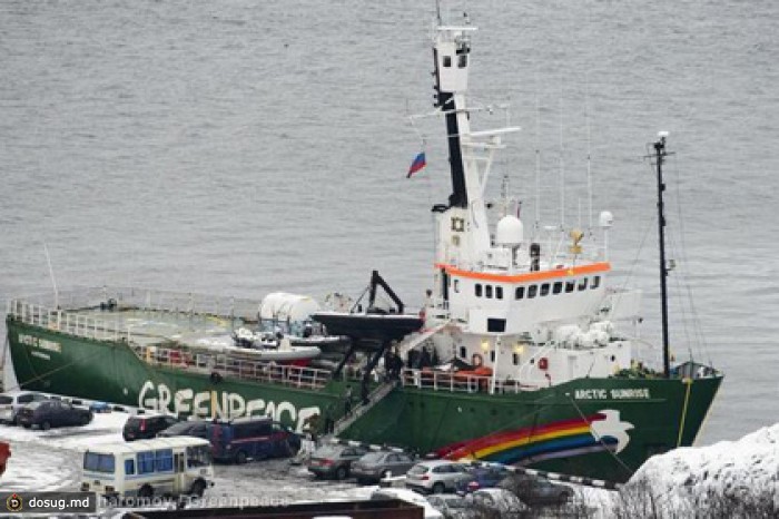 Greenpeace собрал залог для освобождения своих активистов