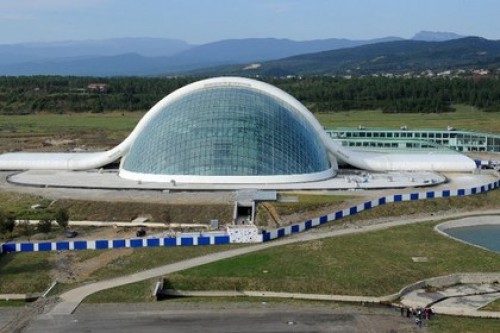 Грузинские депутаты пожаловались на невыносимую жару в парламенте