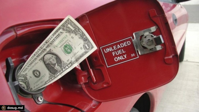 Импортеры нефтепродуктов заявили, что несут потери из-за роста курса доллара