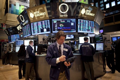 Индекс Dow Jones впервые превысил 15 тысяч пунктов