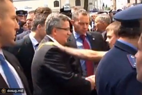 Испачкавшего Коморовского яйцом украинца осудили условно