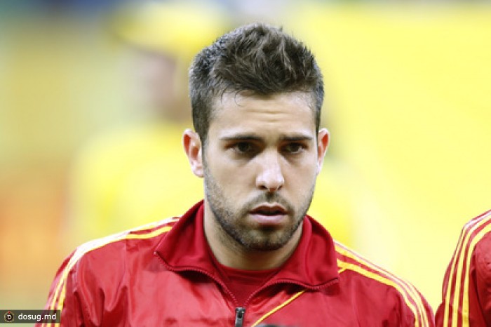 Испанский футболист пообещал оторвать голову репортеру