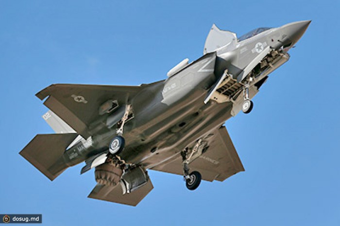 Истребитель F-35 дебютирует на авиасалоне в Фарнборо