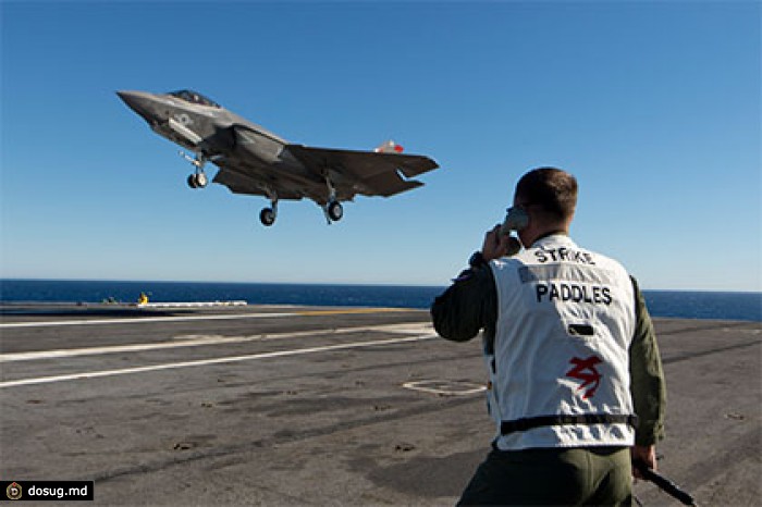 Истребитель F-35 во время испытаний «позвонил» разработчикам