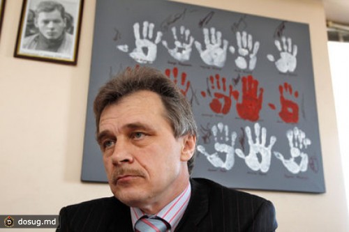 КГБ Белоруссии вернул оппозиционеру 10 тысяч долларов