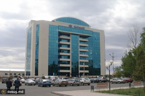 Казахстанскую чиновницу наказали за обещание убрать снег в июне