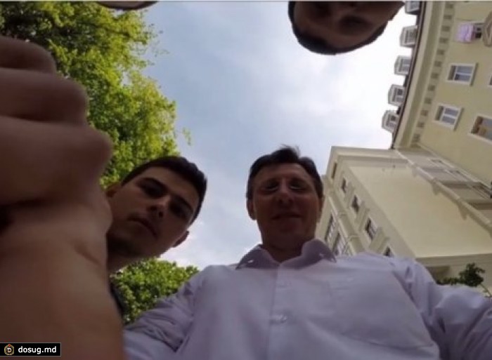 Киртоакэ сам снял предвыборный видеоклип "Jinovatul" на сумму в 48 леев. ВИДЕО