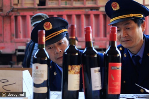 Китай приостановил проверки вина из Европы