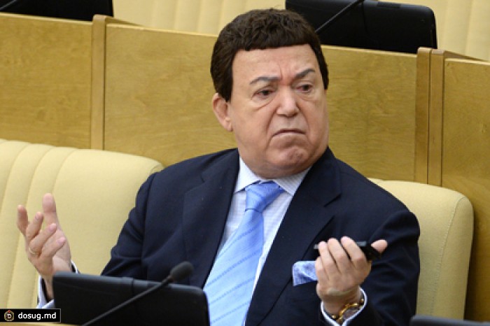 Кобзон призвал убивать бездомных собак