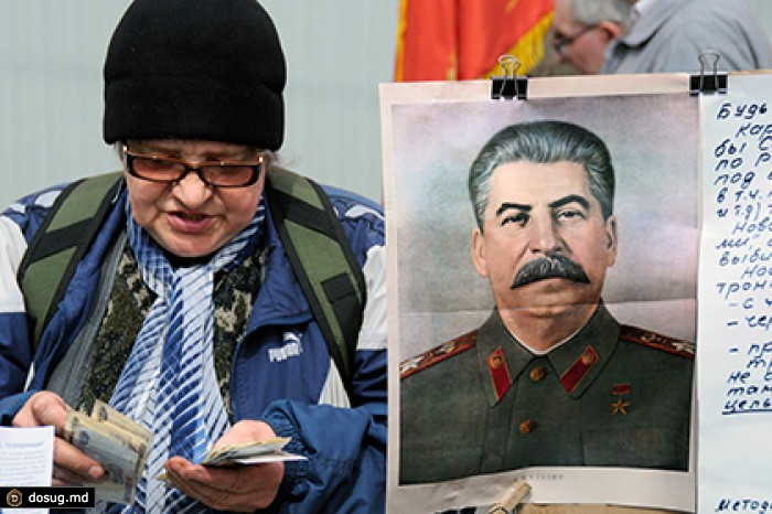 Коммунисты собрались установить ко Дню Победы 15 памятников Сталину