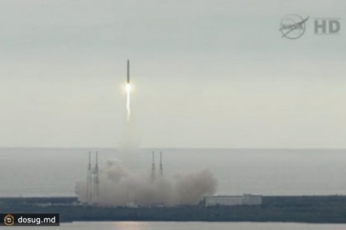 Космический грузовик Dragon начал второй коммерческий полет к МКС