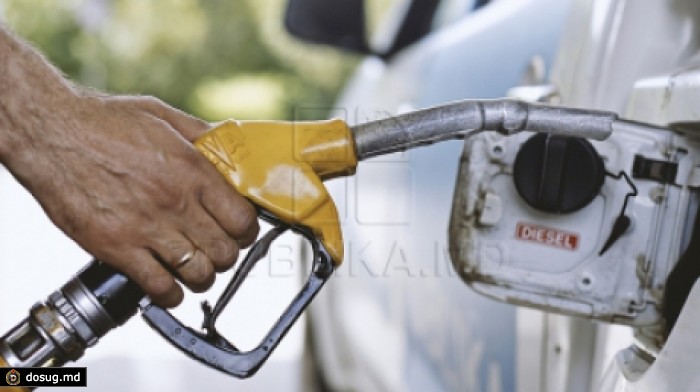 Крупные импортеры нефтепродуктов снизили цены на бензин и солярку