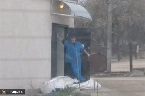 Крымская прокуратура занялась делом о брошенных у морга трупах