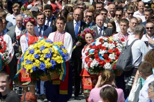 Лидера украинской оппозиции прогнали от Вечного огня криками «Гитлер капут!»