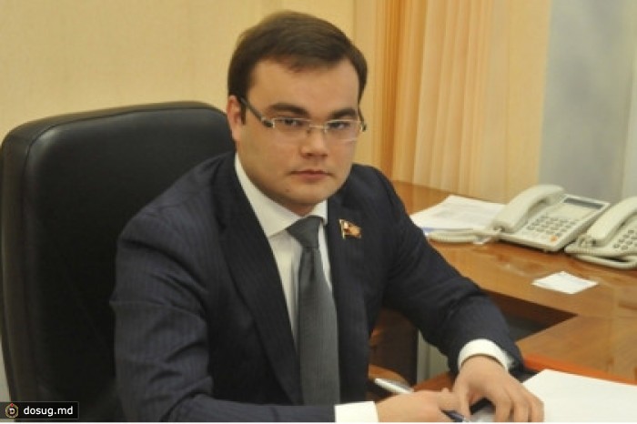 Лишенного водительских прав депутата Мособлдумы оставят без зарплаты