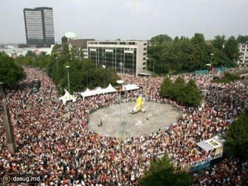 Love Parade вернется под новым названием в Берлин