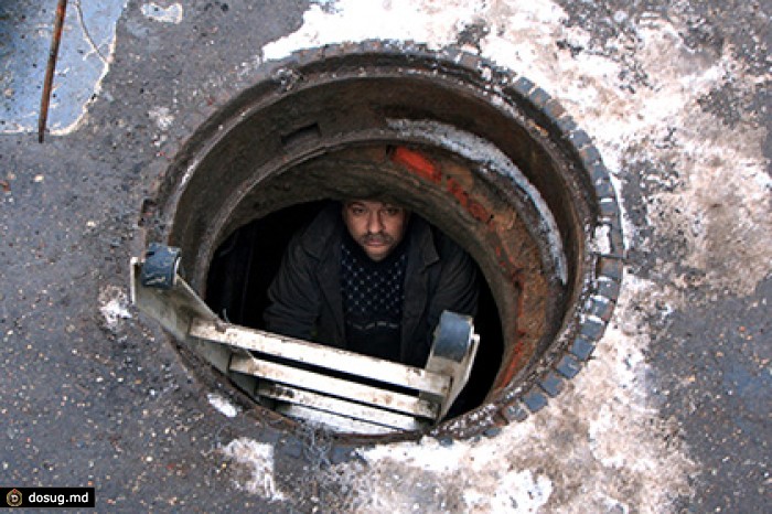 МЧС нашло источник неприятных запахов в Москве в канализации