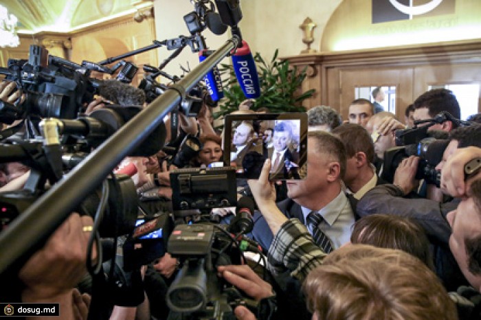 МИД Украины прекратил аккредитацию российских СМИ