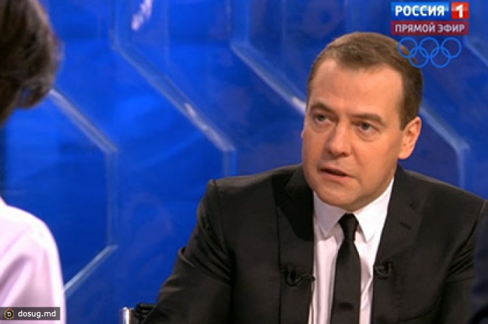 Медведев пообещал заняться «ржавой водой» в кранах россиян