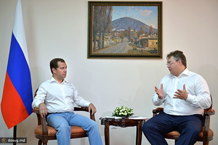 Медведев поручил подготовить новую продовольственную программу