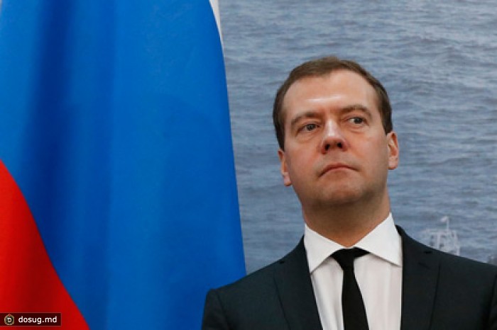 Медведев повысил студенческие стипендии