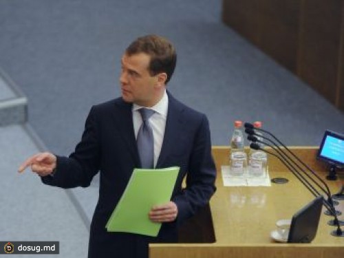 Медведев предложил награждать журналистов за расследования коррупции