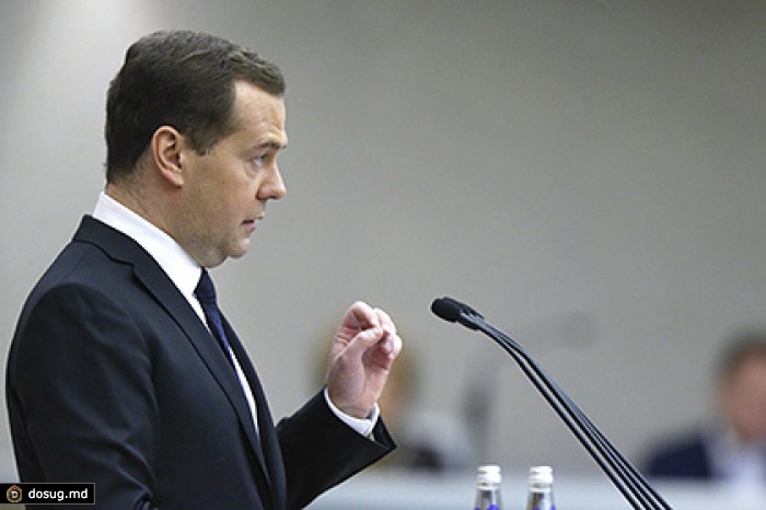 Медведев предупредил бизнесменов о последствиях жадности