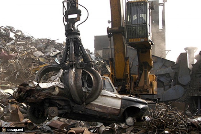 Медведев продлил программу утилизации автомобилей на 2015 год