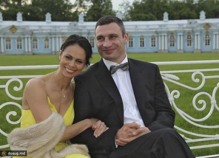 Мэр Кличко снова отличился: не смог объяснить, где находится его жена и ударился об икону. ВИДЕО