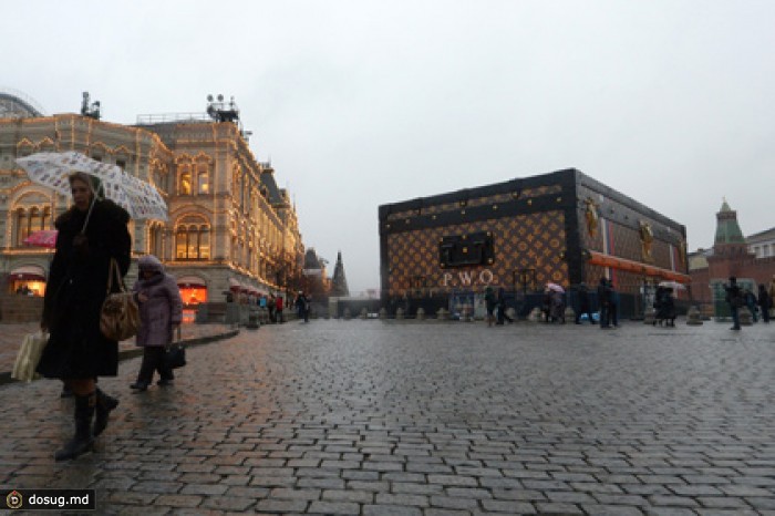 Мэрия Москвы объявила о демонтаже чемодана Louis Vuitton
