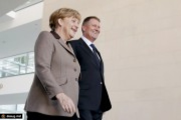 Меркель надеется, что РФ не повторит в Молдове украинский сценарий и обещает Кишиневу "значительную помощь"