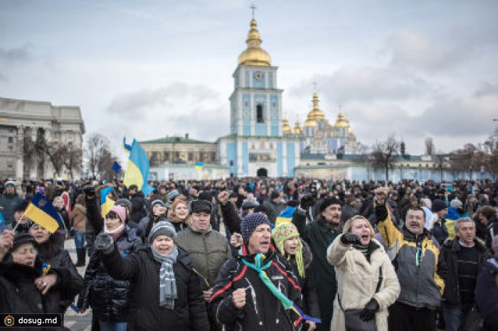 Милиция решила не разгонять митинг на Михайловской площади Киева