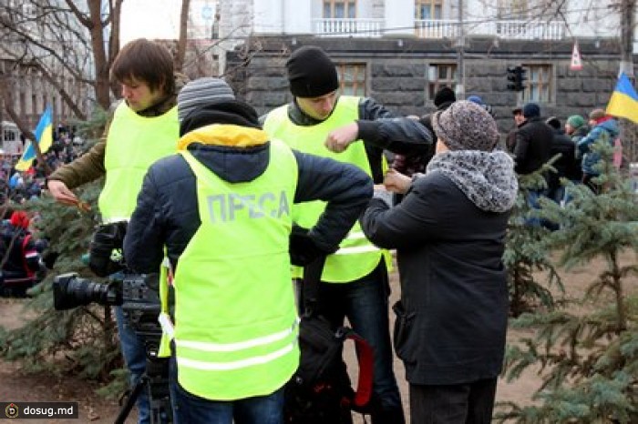 Служба пресса. Жилет журналиста. Жилет журналиста пресса. Жилетки для СМИ. СМИ пресса на жилетах.