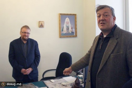 Милонов посчитал визит Стивена Фрая оскорблением