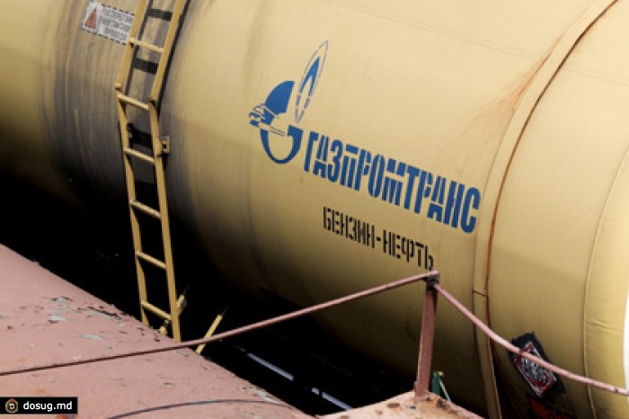 Минэнерго обязало нефтяников закупать бензин за границей