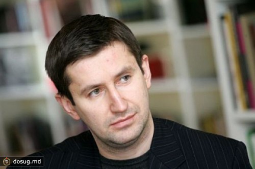 Министр образования Латвии стал жертвой таксистских «разборок»