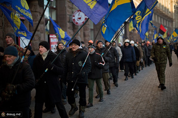 Митингующие в Киеве окружили правительственный квартал